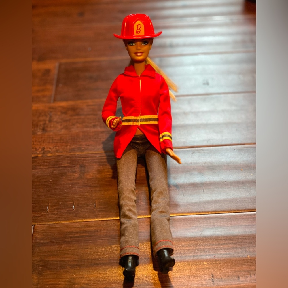 Barbie Careers Firefighter Doll 🔥 👩‍🚒 - Picture 12 of 12